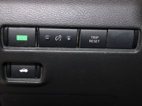 Used 2024 Nissan Sentra SR FWD image 16