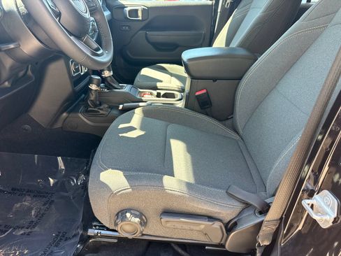Used 2025 Jeep Wrangler Unlimited Sport AWD/4WD image 9