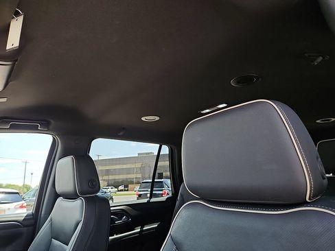Used 2024 GMC Yukon SLT RWD image 21