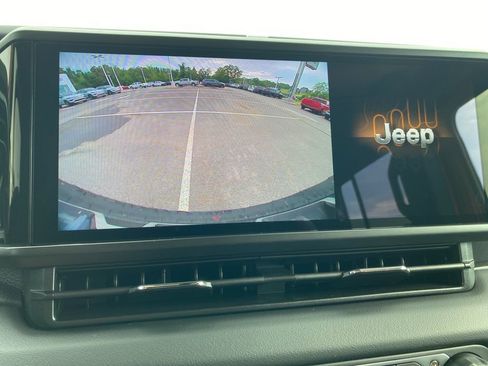 New 2025 Jeep Wrangler Unlimited Sahara w/ Safety Group AWD/4WD image 36