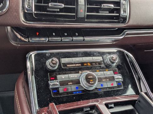 Used 2021 Lincoln Navigator Black Label w/ Cargo Convenience Package image 18