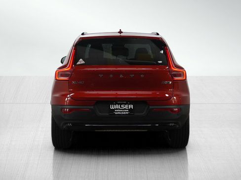 Used 2023 Volvo XC40 B5 Ultimate w/ Protection Package Premier image 4