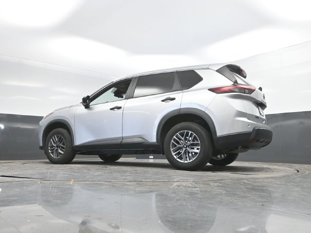 Used 2024 Nissan Rogue S AWD/4WD image 45