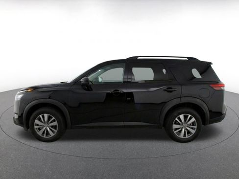 Used 2025 Nissan Pathfinder SV FWD image 5