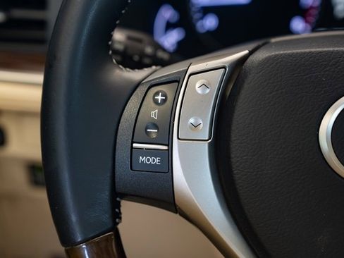 Used 2013 Lexus ES 350 w/ Luxury Pkg image 17