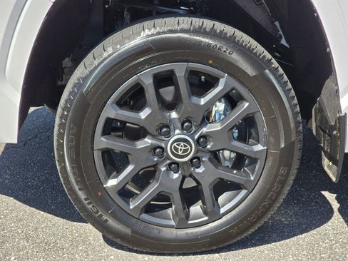 Used 2026 Toyota Tundra SR AWD/4WD image 21