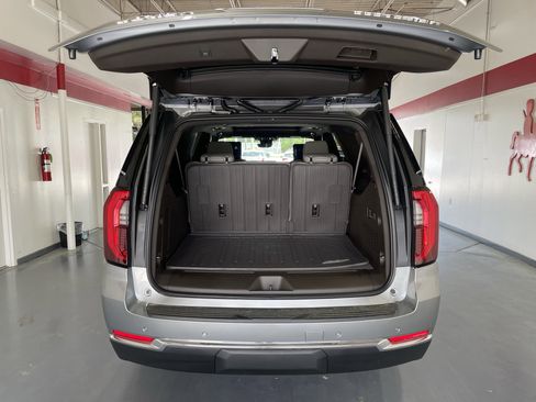 New 2026 GMC Yukon XL Elevation w/ Elevation Premium Package RWD image 8