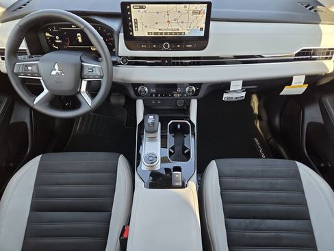 New 2026 Mitsubishi Outlander SE image 20