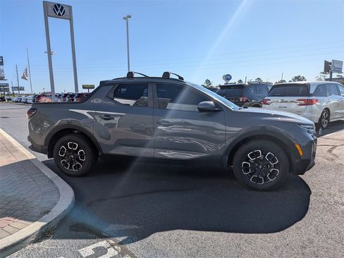 Used 2022 Hyundai Santa Cruz SEL Premium image 3