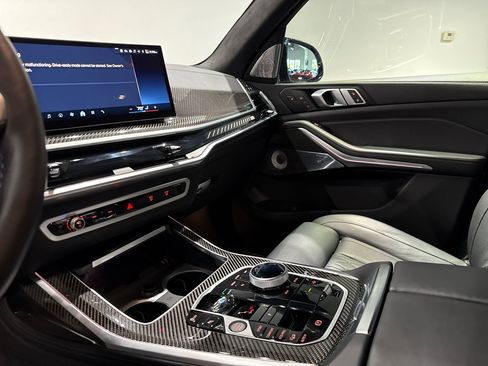 Used 2025 BMW X7 M60i image 19
