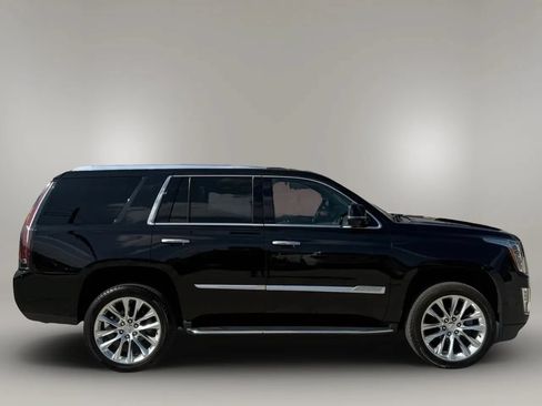 Used 2020 Cadillac Escalade Luxury AWD/4WD image 9