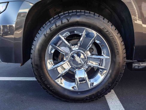 Used 2017 Chevrolet Suburban Premier image 21
