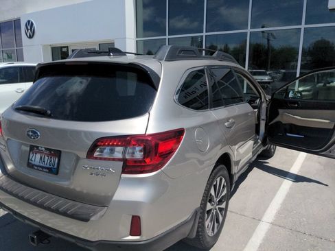 Used 2017 Subaru Outback 3.6R Limited AWD/4WD image 4