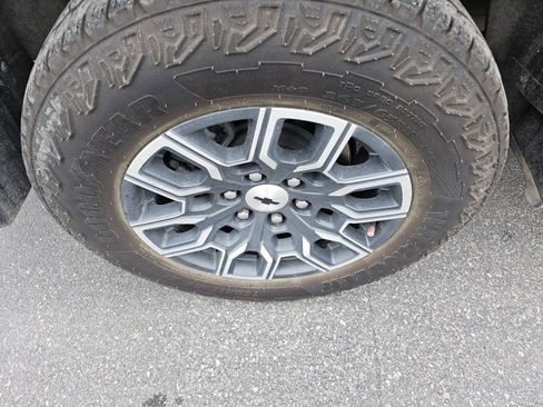 Used 2023 Chevrolet Colorado Z71 w/ Advanced Trailering Package image 9