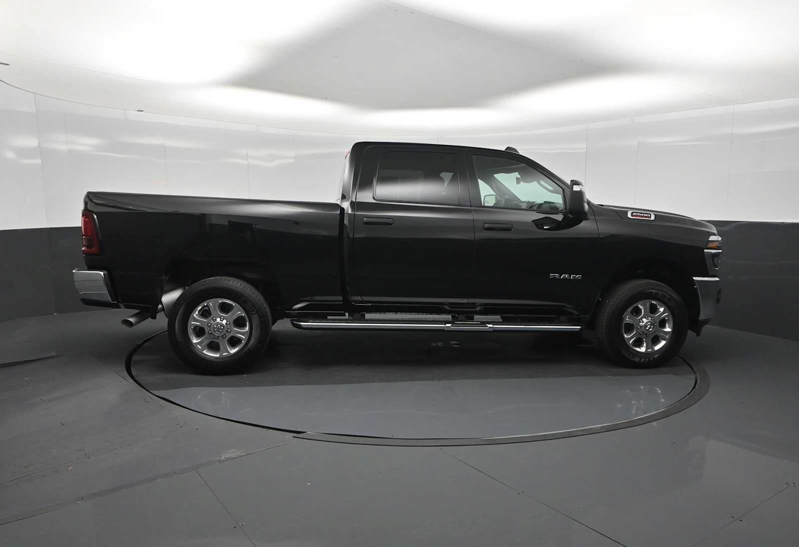 Used 2026 RAM 2500 Big Horn AWD/4WD image 9