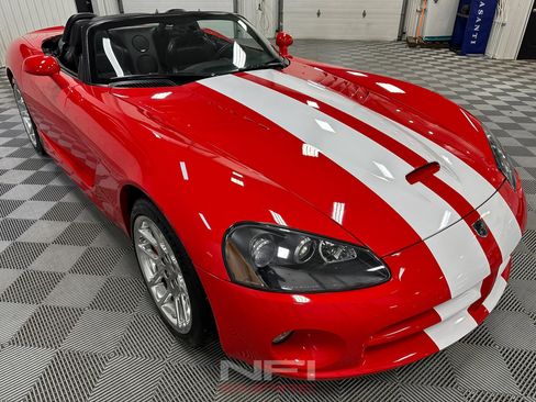 Used 2004 Dodge Viper SRT-10 image 9