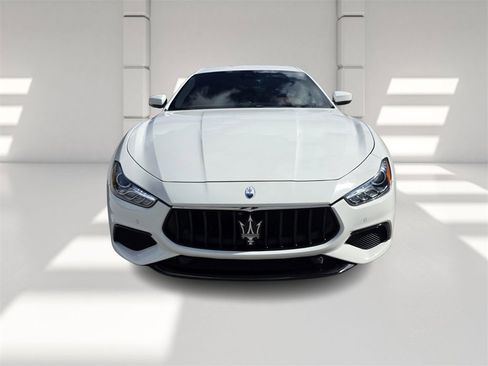 Used 2022 Maserati Ghibli Modena image 2