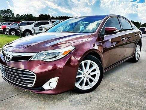 Used 2013 Toyota Avalon Limited FWD image 1