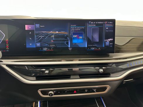 Used 2023 BMW X7 xDrive40i w/ Premium Package image 44