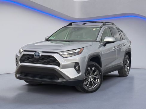 Used 2023 Toyota RAV4 XLE Premium image 2