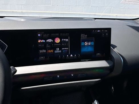 Used 2025 BMW X3 xDrive30i w/ M Sport Package image 17