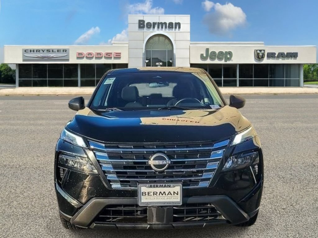 Used 2024 Nissan Rogue S AWD/4WD image 7