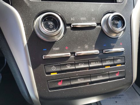 Used 2017 Lincoln MKC Premiere image 23