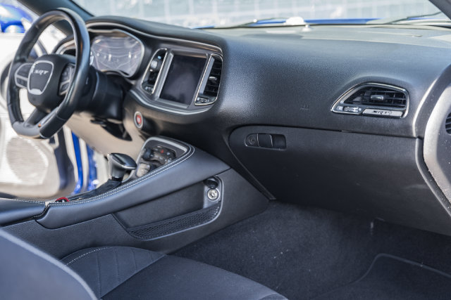 Used 2019 Dodge Challenger SRT Hellcat RWD image 31