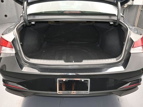 Used 2023 Hyundai Elantra SEL image 34