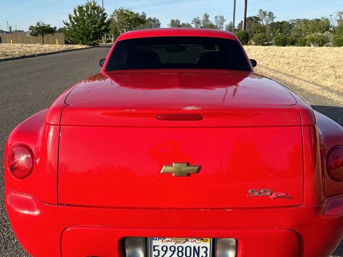 Used 2003 Chevrolet SSR w/ Preferred Equipment Group image 3