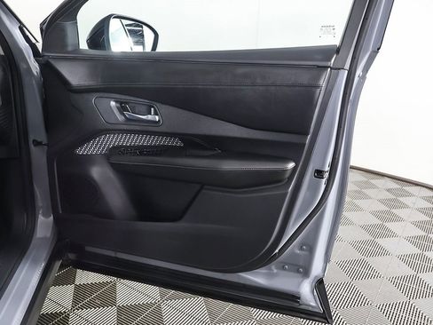 Used 2023 Nissan Ariya VENTURE+ image 22