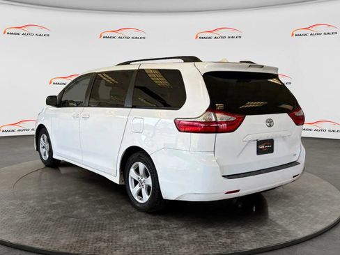 Used 2019 Toyota Sienna LE FWD image 4