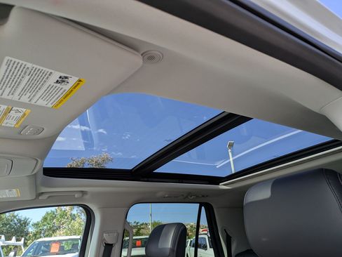 Used 2025 Ford Expedition Max Platinum AWD/4WD image 18