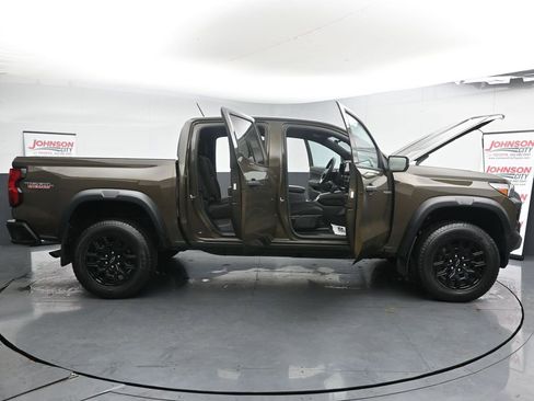 Used 2023 Chevrolet Colorado Trail Boss image 41