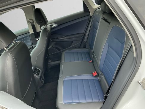 New 2025 Volkswagen Taos SEL image 13