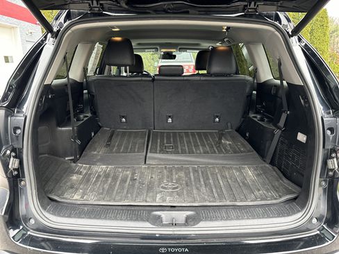 Used 2017 Toyota Highlander XLE image 5