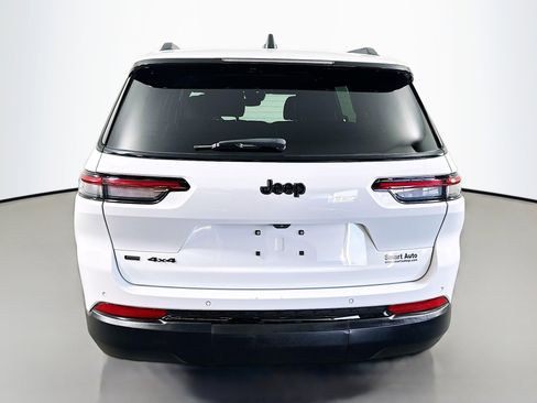 Used 2022 Jeep Grand Cherokee L Laredo image 6