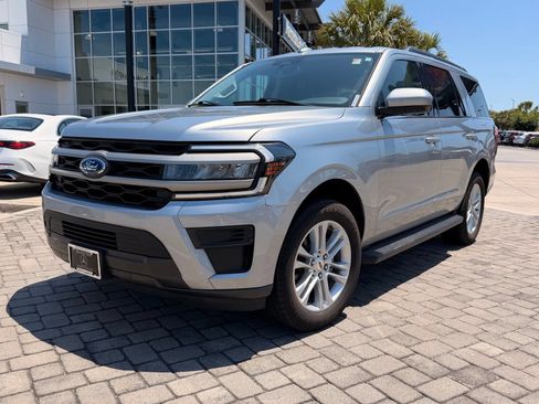 Used 2024 Ford Expedition XLT RWD image 1