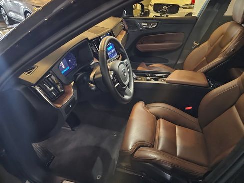 Certified 2025 Volvo XC60 B5 Ultra AWD/4WD image 16