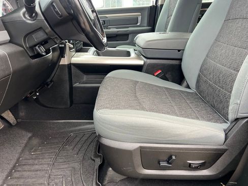 Used 2020 RAM 1500 Classic SLT w/ Luxury Group image 21