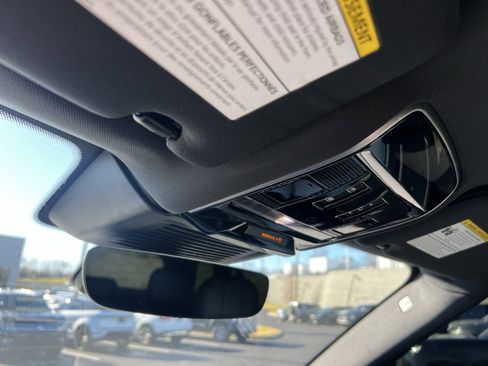 Used 2024 Land Rover Range Rover Long Wheelbase SE image 22