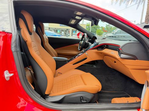 Used 2022 Ferrari Roma RWD image 50