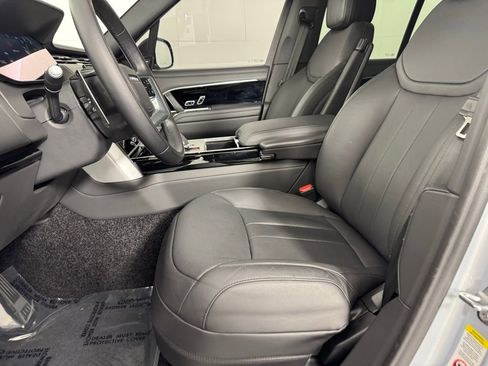 Used 2025 Land Rover Range Rover SE AWD/4WD image 12