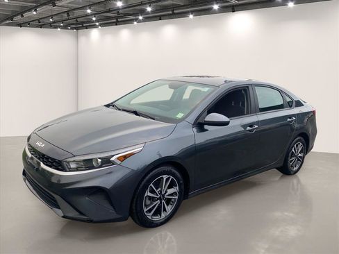 Certified 2023 Kia Forte LXS FWD image 4