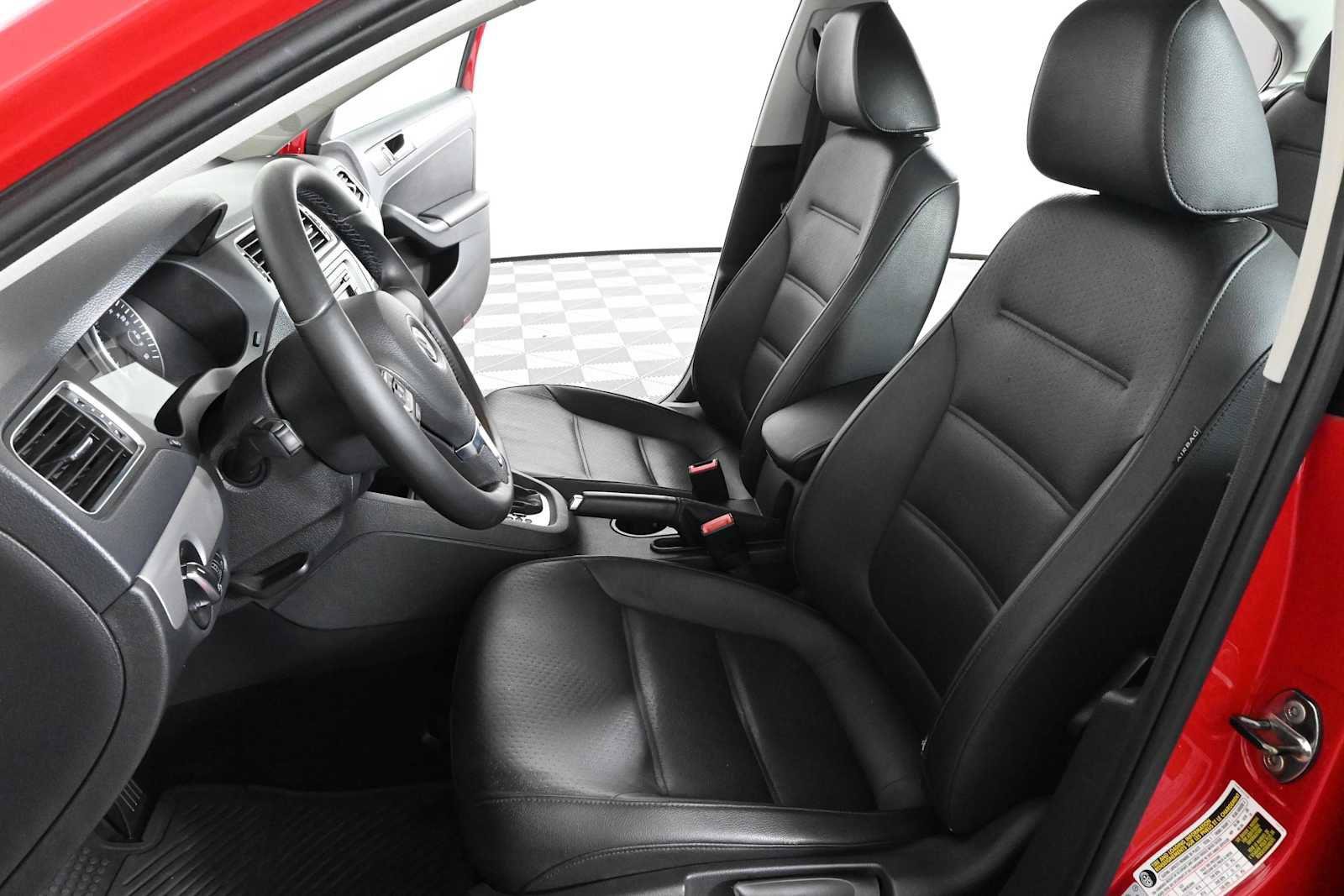 Used 2014 Volkswagen Jetta SE FWD image 17