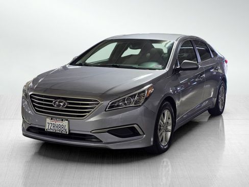 Used 2017 Hyundai Sonata SE image 3
