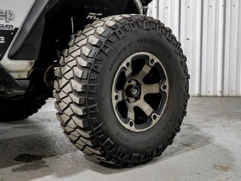 Used 2018 Jeep Wrangler Unlimited Sahara image 60