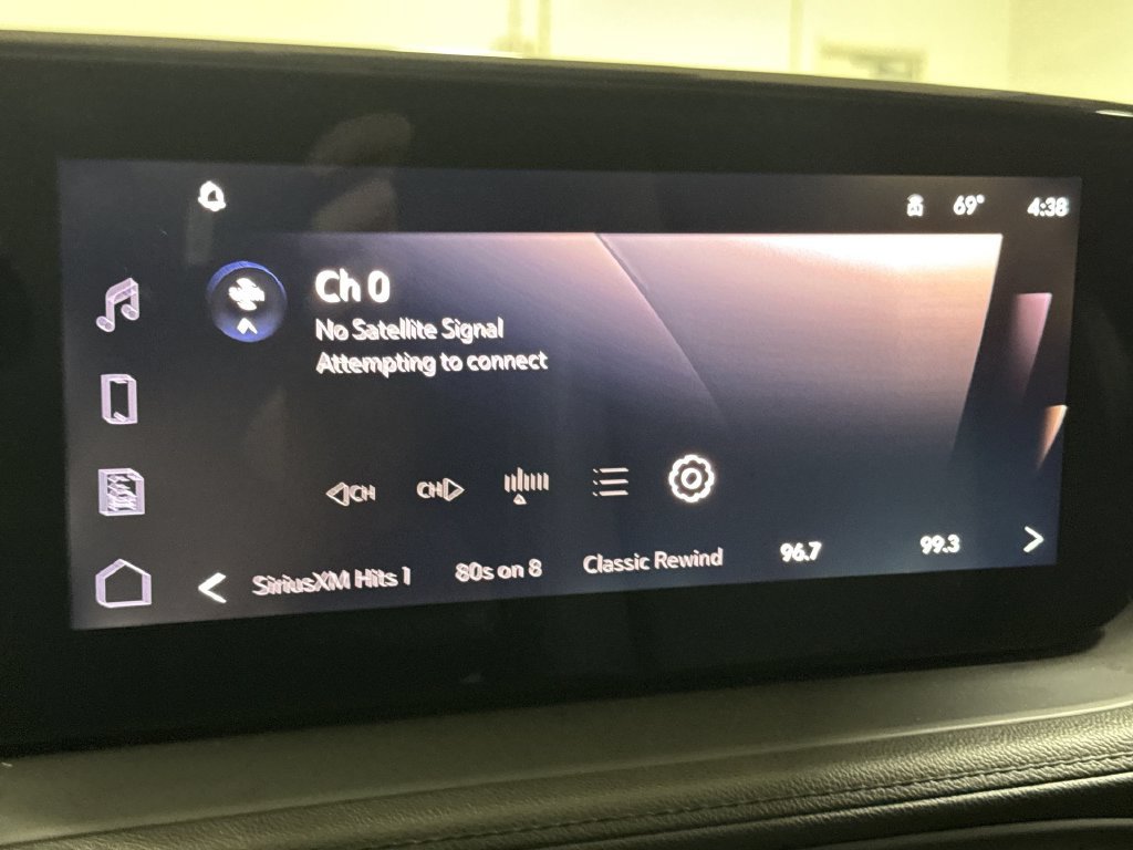 Used 2024 Buick Encore GX Sport Touring AWD/4WD image 14