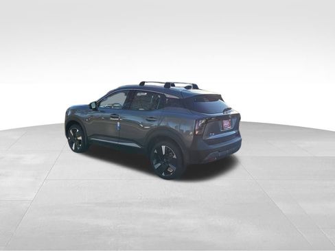 New 2026 Nissan Kicks SR w/ Cold Weather Package image 2