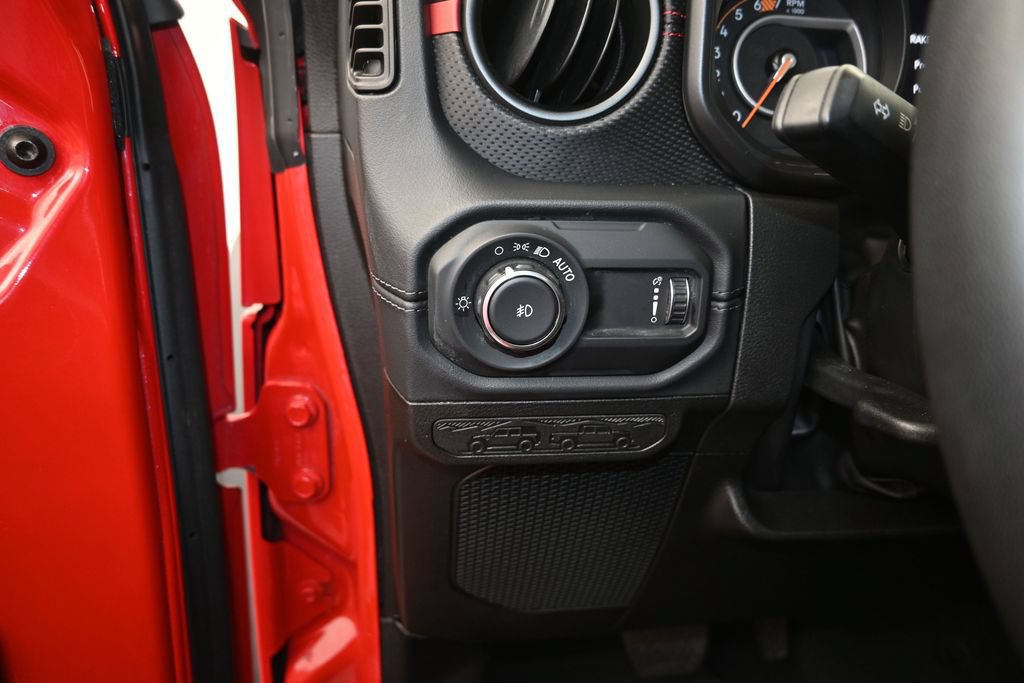 Used 2024 Jeep Wrangler Unlimited Rubicon AWD/4WD image 12